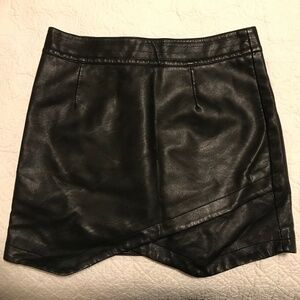 Chic Jack by BB Dakota black faux leather mini skirt with asymmetrical hem (6)